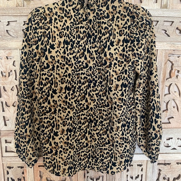 J Crew Cheetah Print Blouse.  Fits 0-6.  Like new - Picture 7 of 7